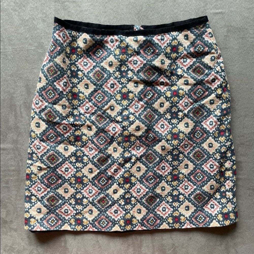 LOFT skirt with cute pattern